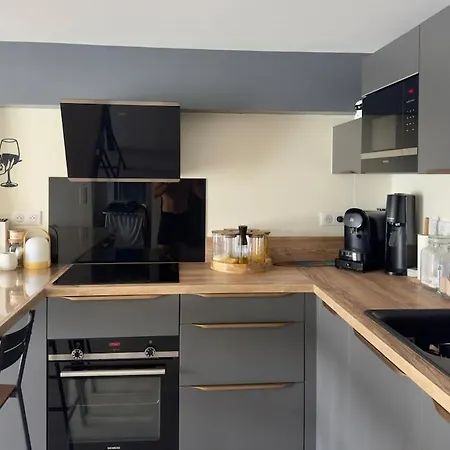 Your In A Modern And Warm Two-room *